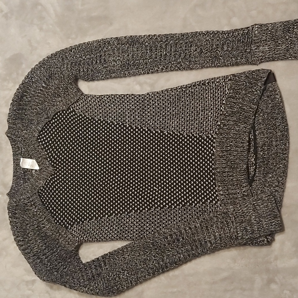 IVIVVA (by Lululemon) Sweater